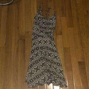 Back and White Patterned Stretchy Sun Dress